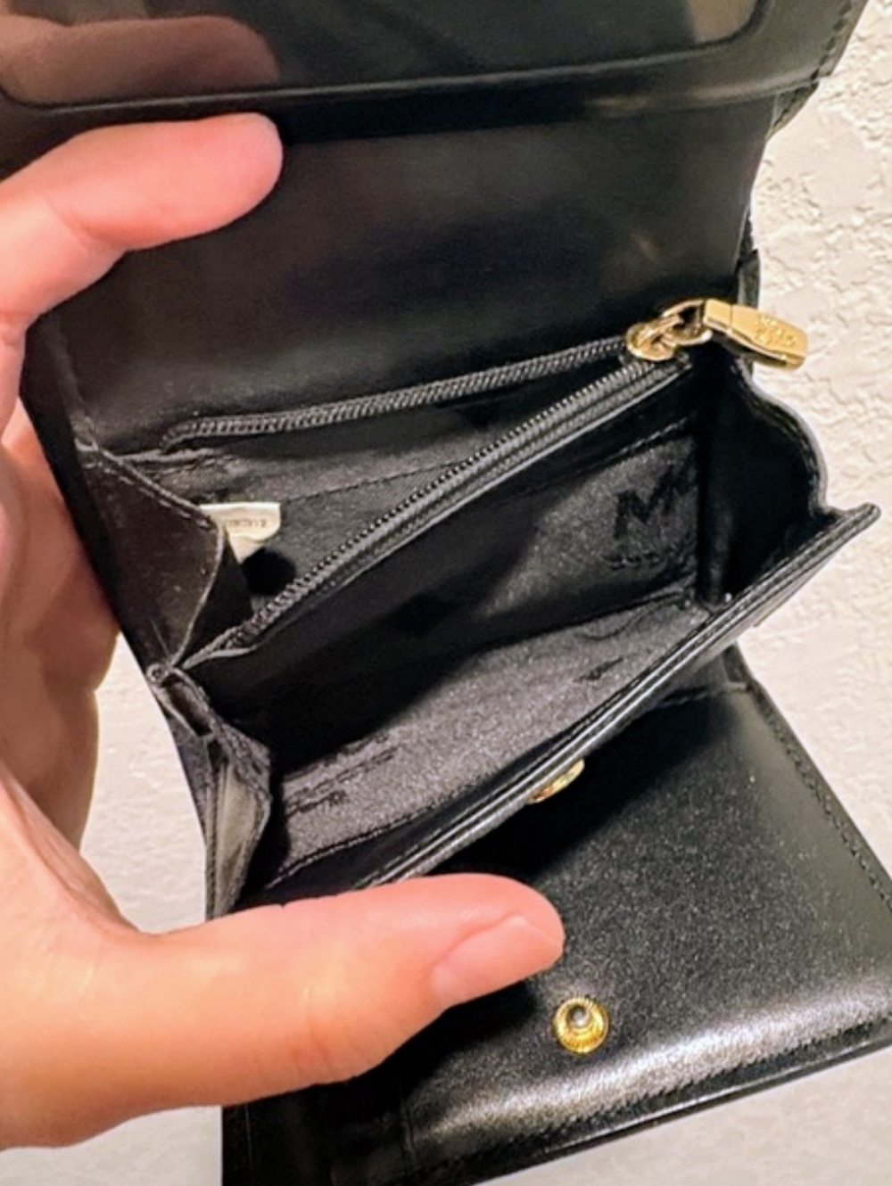 MCM Compact Wallet - Picture 8 of 10